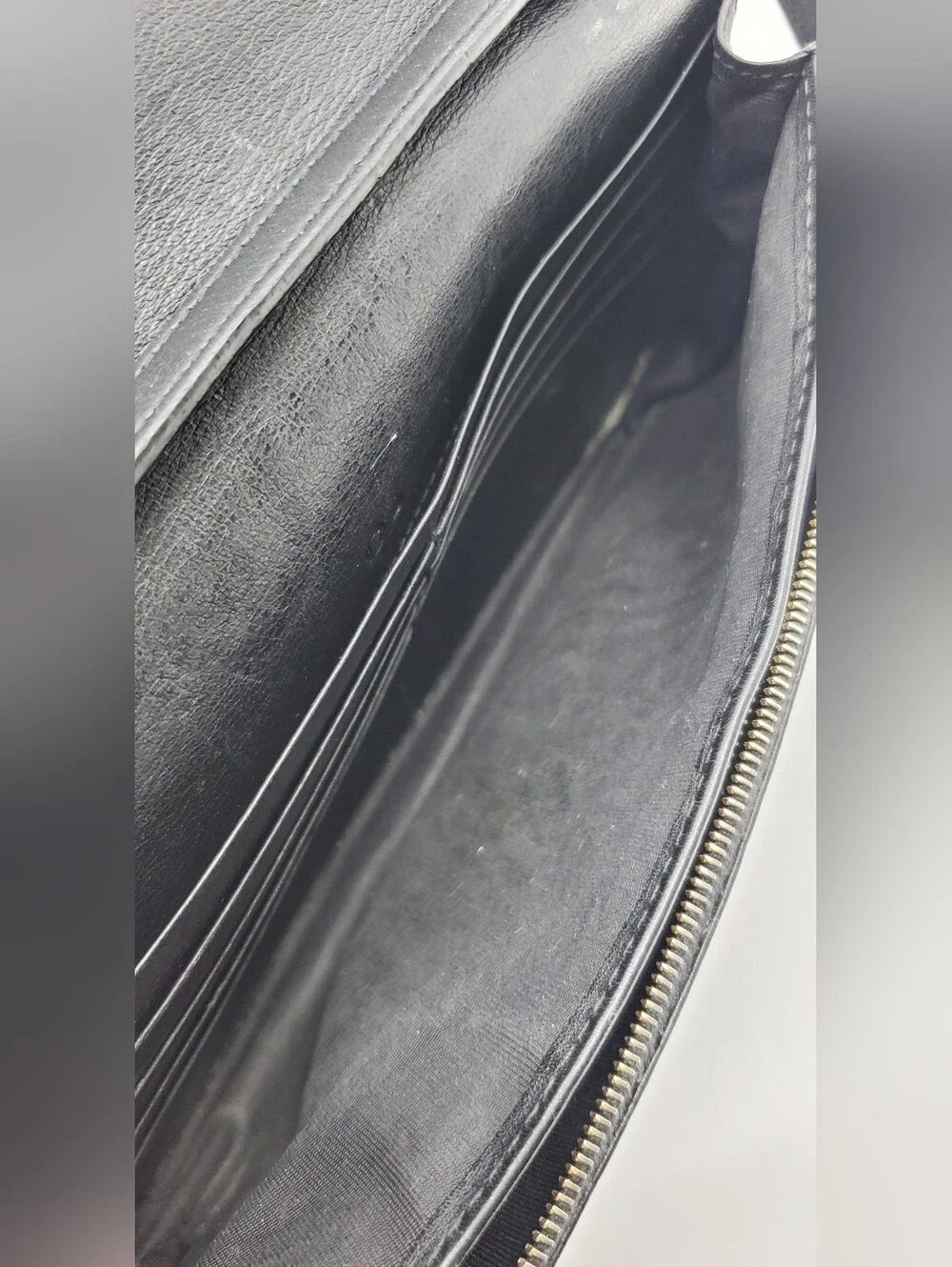 Gucci Microguccissima Crossbody Wallet On Stap - Picture 11 of 15